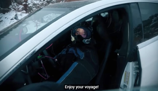 Boneka Elon Musk diledakkan dalam Tesla Model S milik Tuomas Katainen