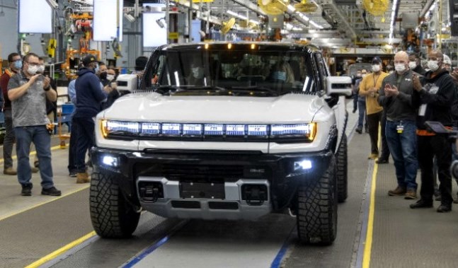 Hummer EV Pertama diluncurkan di GM Factory ZERO - Desember 2021