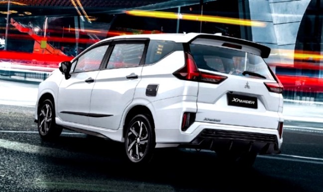 Mitsubishi Xpander 2022 facelift dengan full aksesoris