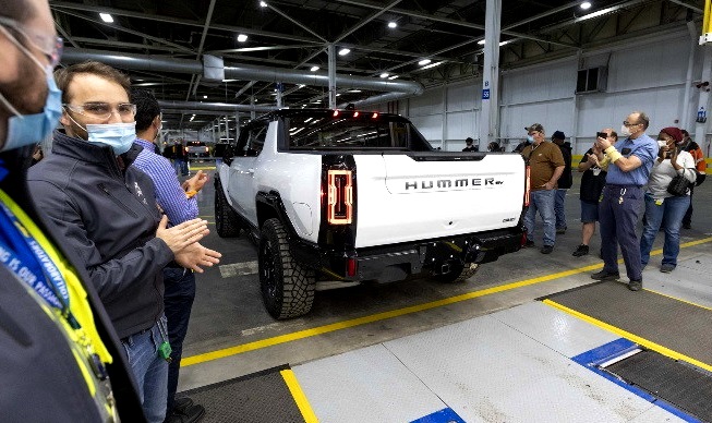 Pikap Listrik Double Cabin pertama - Supertruck