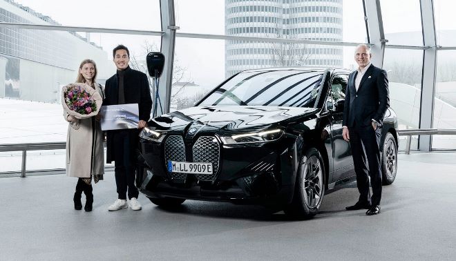 Seremoni Penyerahan BMW Listrik kesejuta - Desember 2021, Welt, Jerman