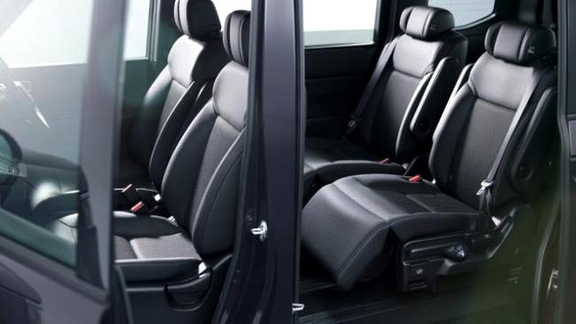 Honda Step WGN e-HEV 2022 - Interior