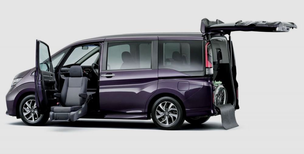 MPV 8-seater Honda Step WGN generasi-5 2015