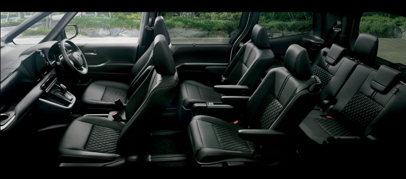 Interior dengan captain seat