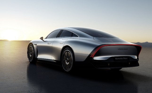 Mercedes EQXX dengan Atap Panel Surya