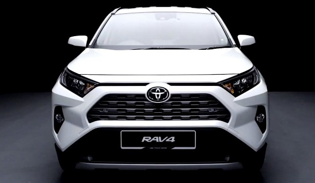 Toyota tumbangkan GM di AS pada 2021