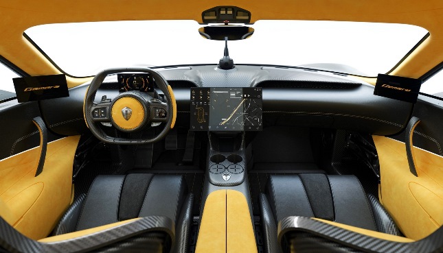 Dashboard megacar pertama di Indonesia