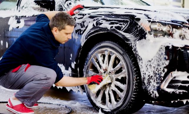 Mengapa Perlu Mencuci Mobil Sendiri