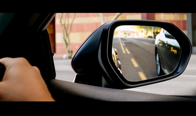 Memahami Fitur Blind Spot Monitoring - Cara Kerja dan Mamfaatnya
