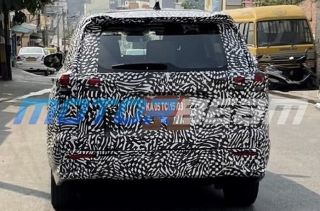 Penampakan Innova Generasi Baru di India