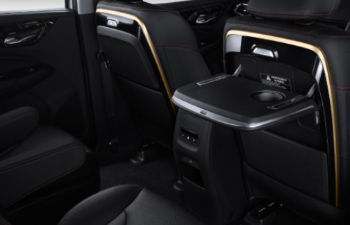 Tray mewah Wuling Cortez