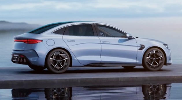 Mobil Listrik China - mirip Tesla Model 3