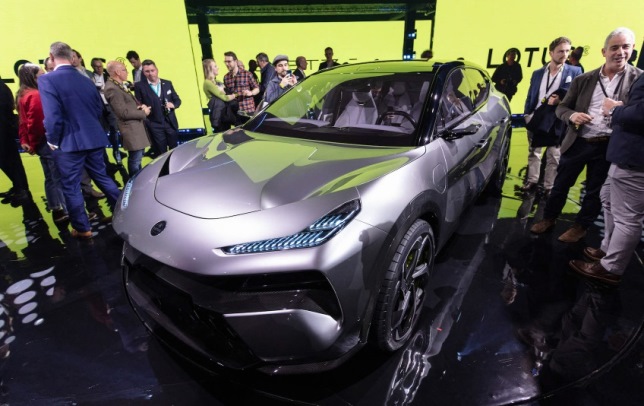 Super SUV Lotus saat diluncurkan