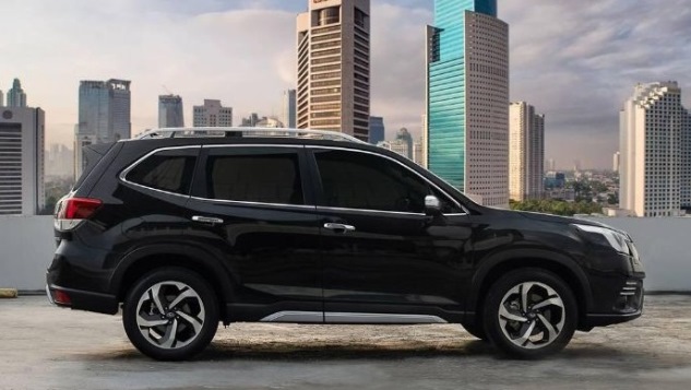 Subaru SUV Tampak Samping