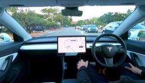 Tesla Tingkatkan Batas Kecepatan AutoPilot  Tanpa Radar jadi 137 km/jam