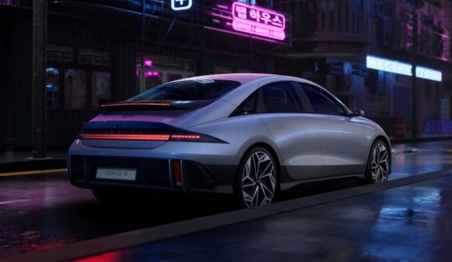 Hyundai IONIQ 6 - Tampak Belakang