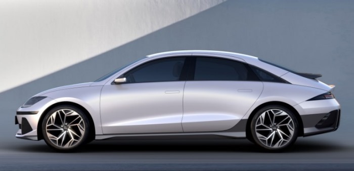 Hyundai IONIQ 6 - Tampak Samping