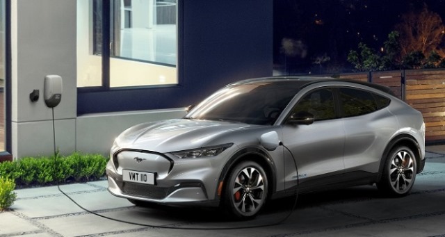 Mobil Listrik Ford Mach - Mustang versi EV