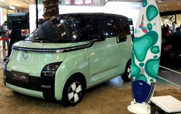 Penampakan asli mobil listrik Wuling