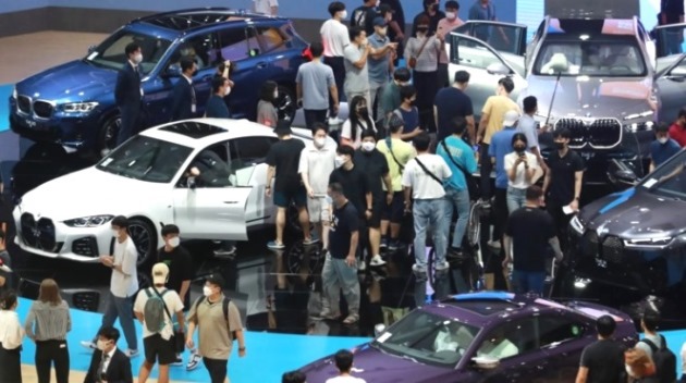 Booth BMW at BIMOS 2022