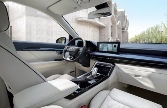 Interior mewah SUV Hybrid Wuling