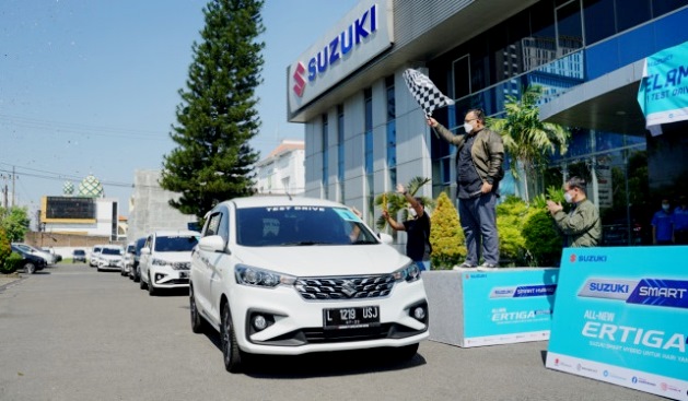 Lomba Irit Ertiga Hybrid oleh PT SIS