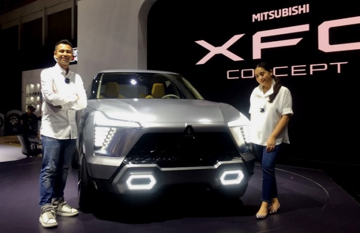 Raffi Ahmad dan Nagita Slavina Kunjungi Booth Mitsubishi di IIMS 2023