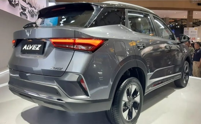 Compact SUV China tampak belakang