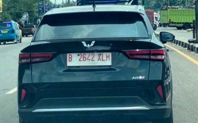 Wuling Alvez tipe Termurah - Tampak Belakang