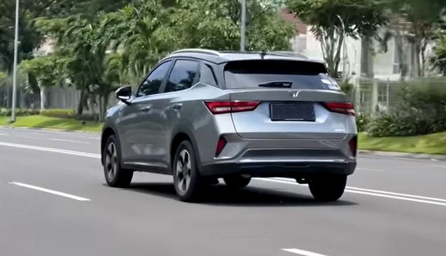 Wuling Alvez tampak Belakang