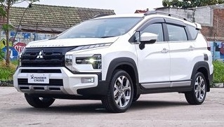 mobil terbaik 2023 di segmen LSUV - Mitsubishi New Xpander Cross 2023
