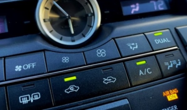 Fungsi Tombol sirkulasi luar dan dalam pada AC Mobil