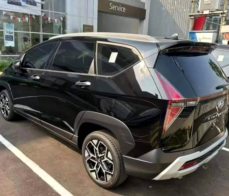 Hyundai Stargazer X - First Leak belakang